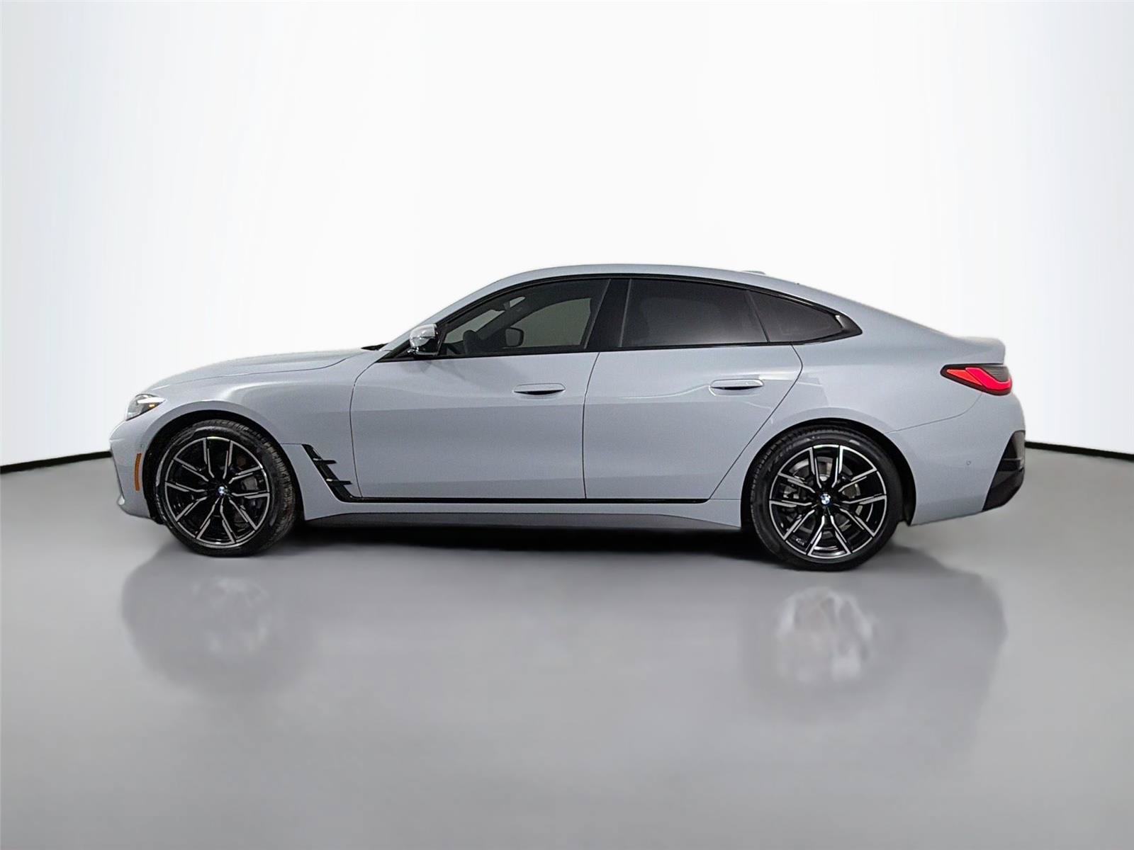 New 2026 BMW i4 xDrive40i w/ M Sport Package AWD/4WD image 13