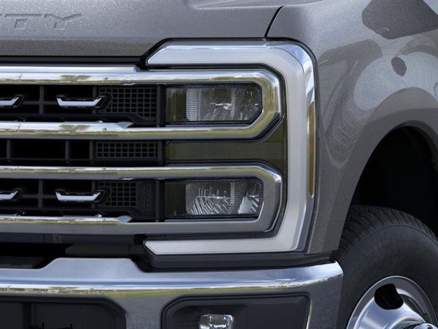 New 2026 Ford F350 XLT w/ XLT Premium Package AWD/4WD image 18