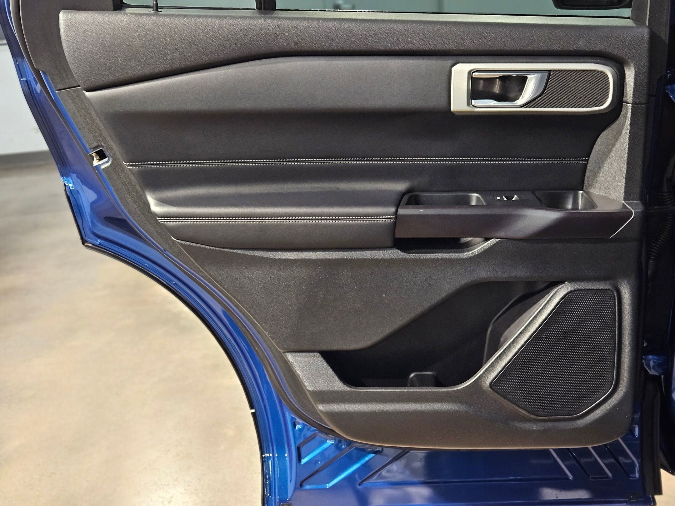 Used 2020 Ford Explorer XLT w/ Equipment Group 202A image 33