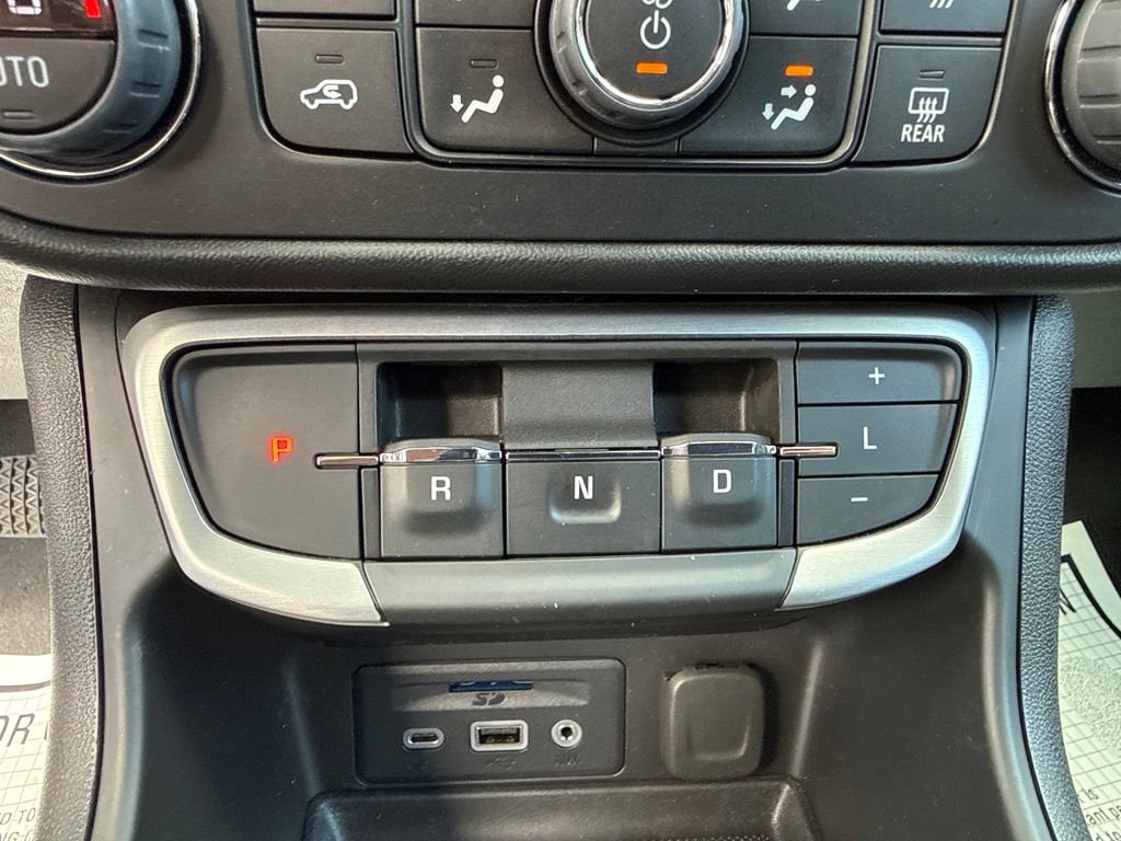 Used 2023 GMC Terrain SLT w/ LPO, Floor Liner Package AWD/4WD image 35