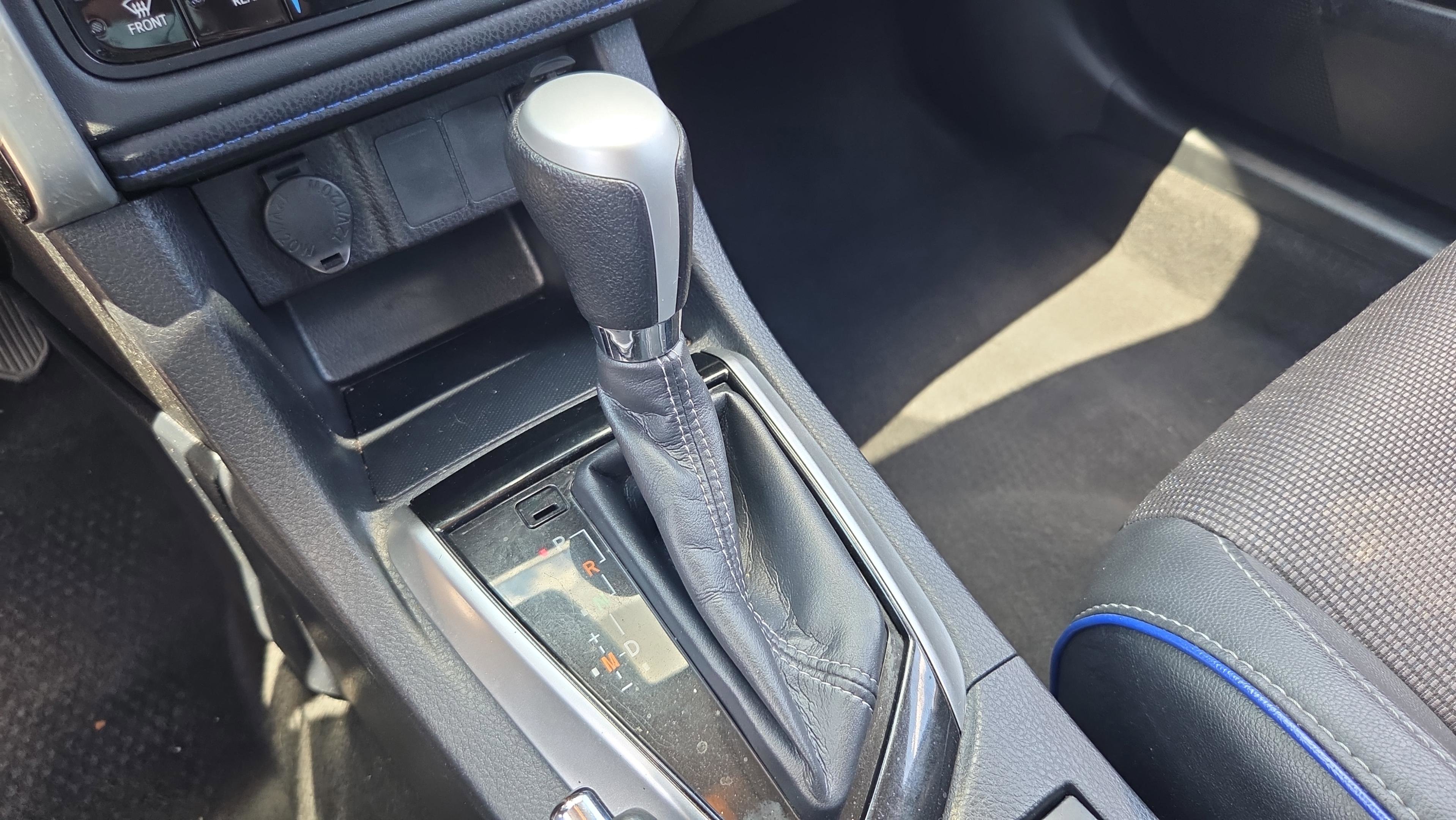 Used 2017 Toyota Corolla SE FWD image 18