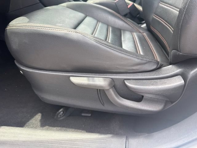 Used 2020 Nissan Kicks SR w/ SR Premium Package FWD image 13