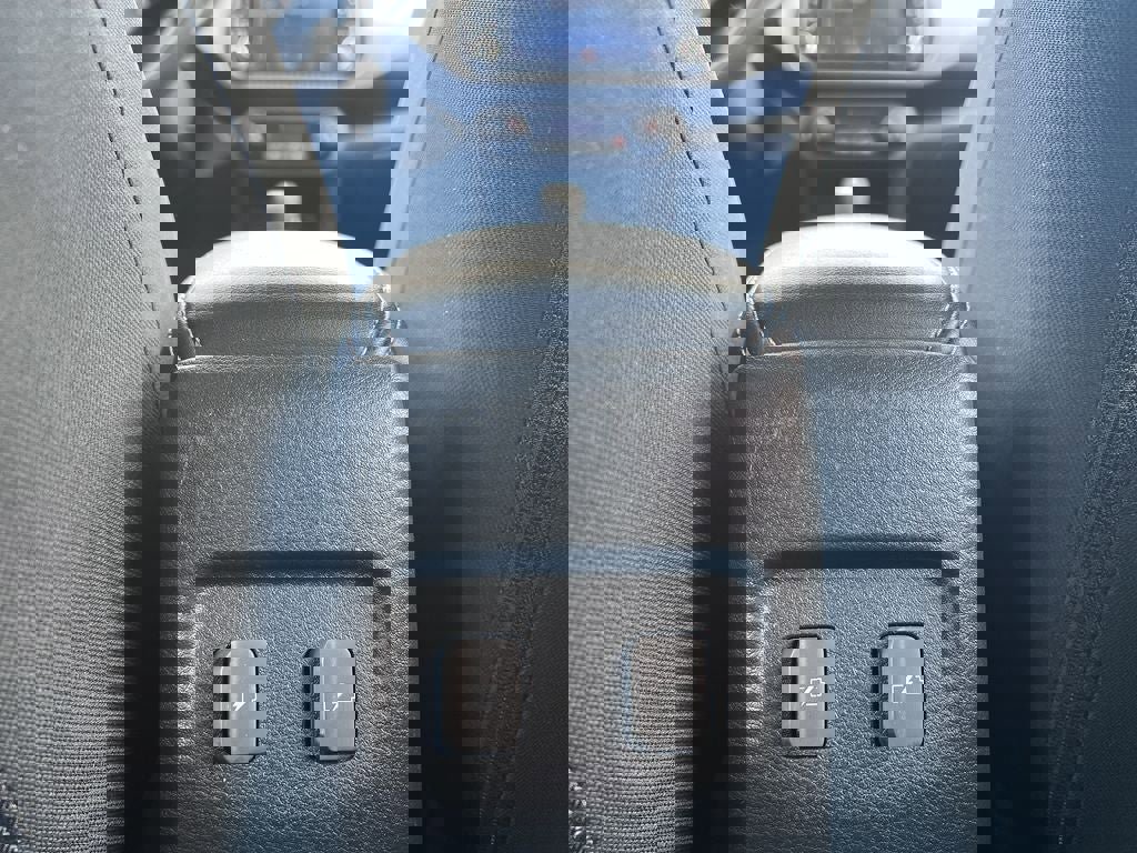 Used 2021 Nissan Kicks SV FWD image 27