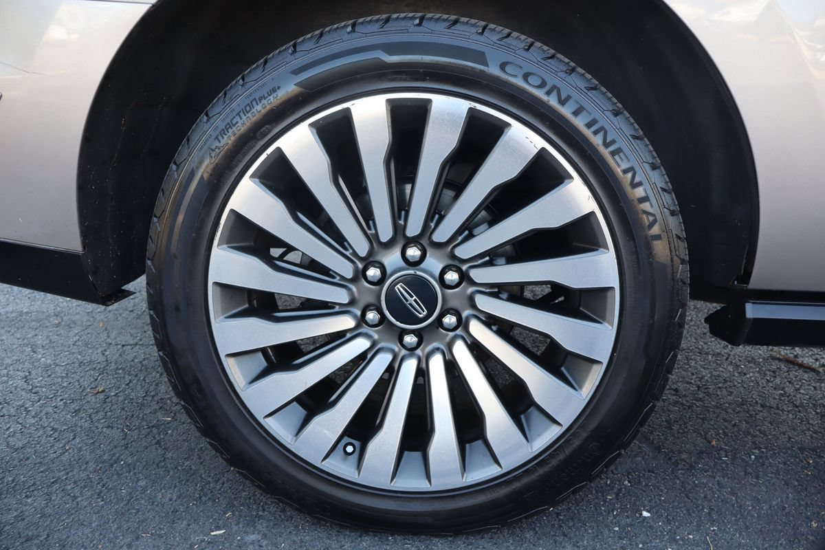 Used 2018 Lincoln Navigator Reserve w/ Technology Package AWD/4WD image 46