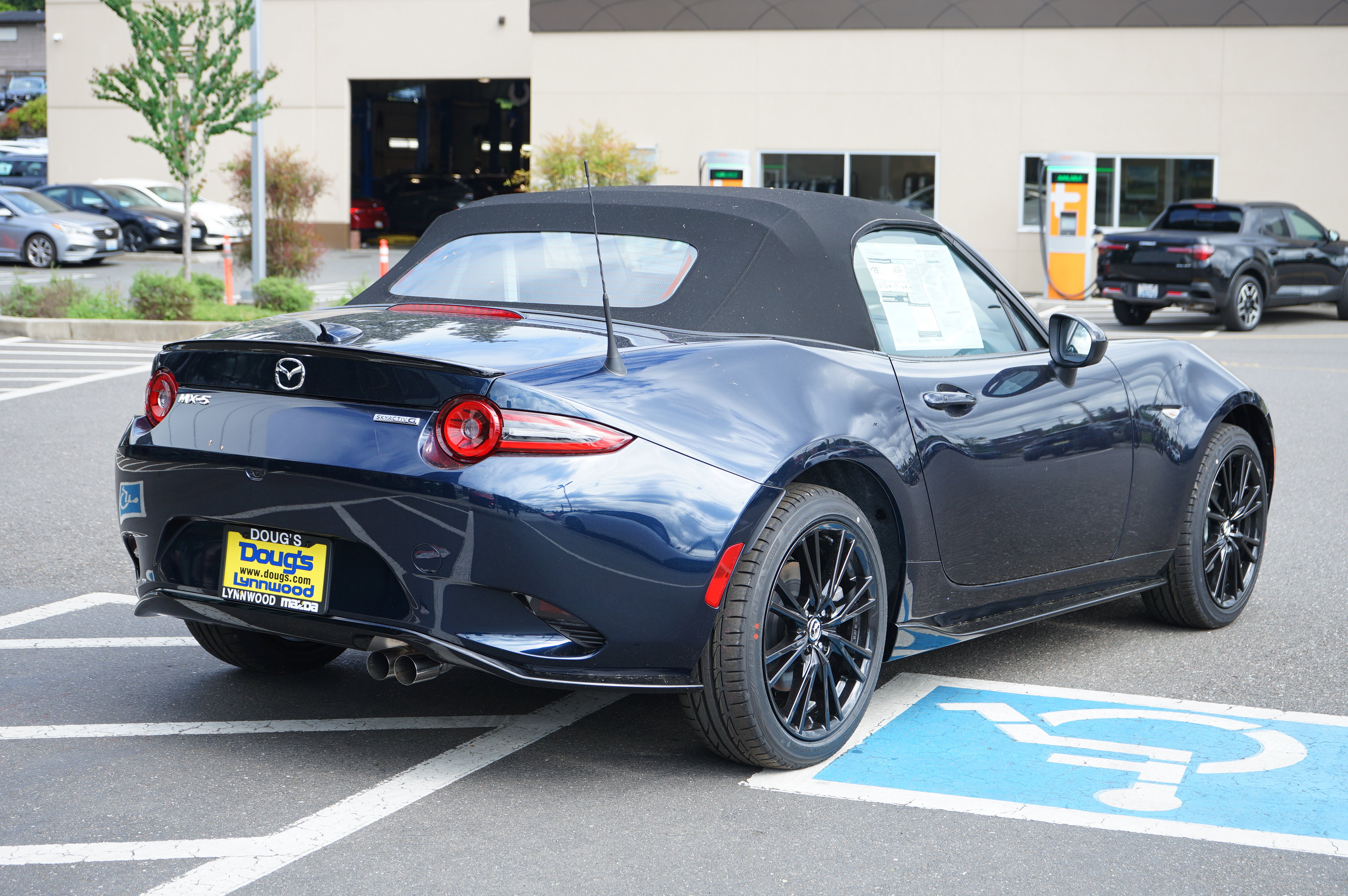 New 2026 MAZDA MX-5 Miata Club w/ Appearance Package RWD image 3