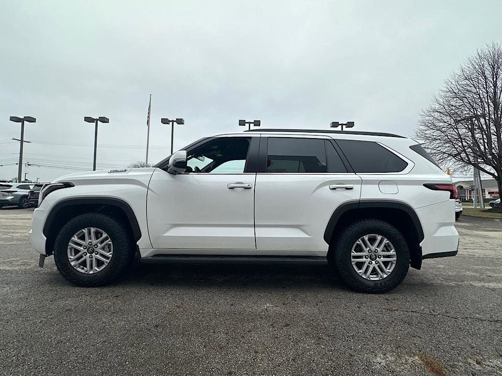 Certified 2025 Toyota Sequoia SR5 AWD/4WD image 2