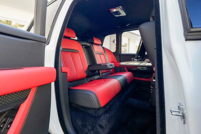 Used 2023 Rolls-Royce Cullinan Black Badge w/ Driver's Package image 91