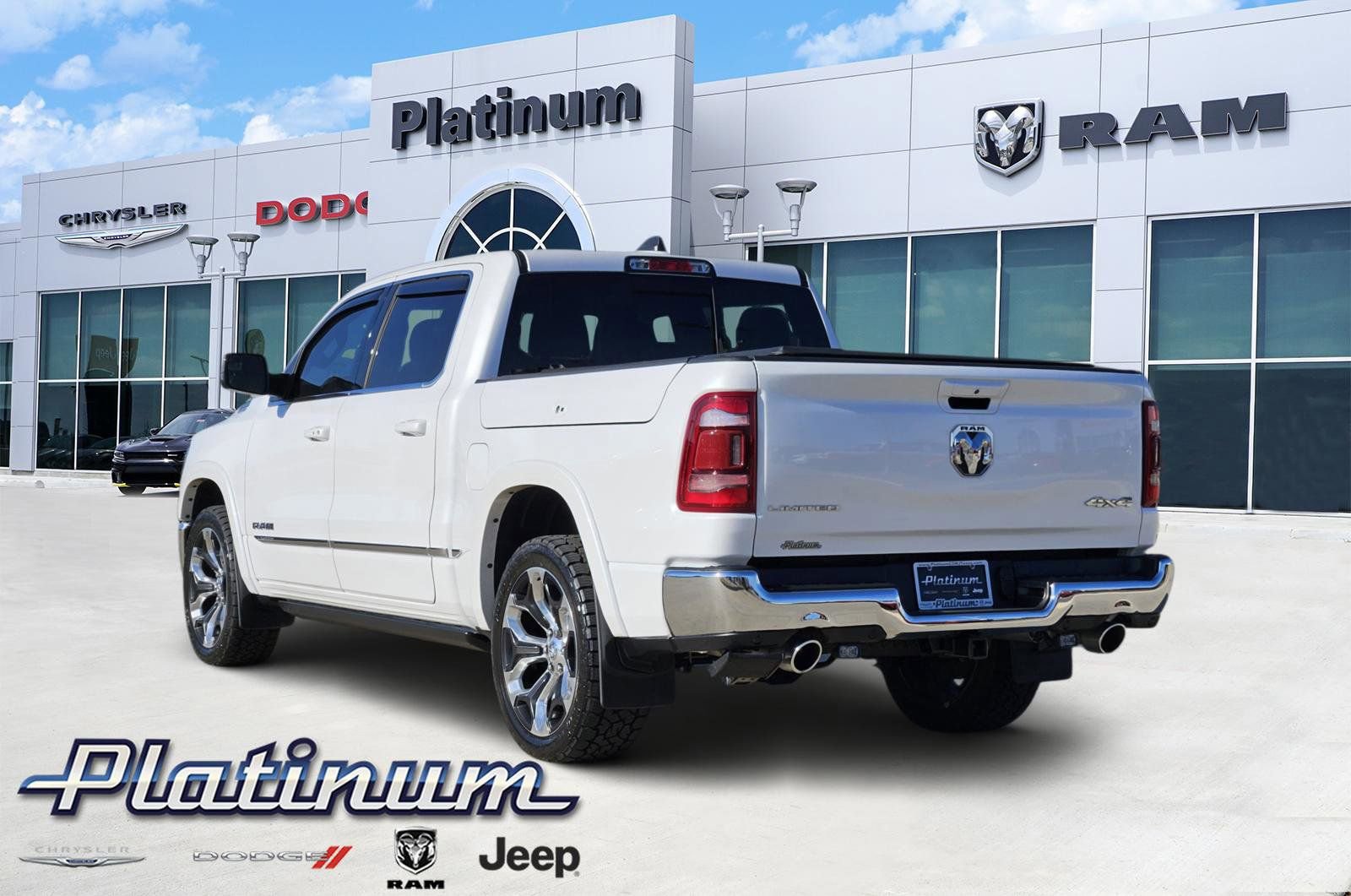 Used 2023 RAM 1500 Limited w/ Trailer Tow Group image 4