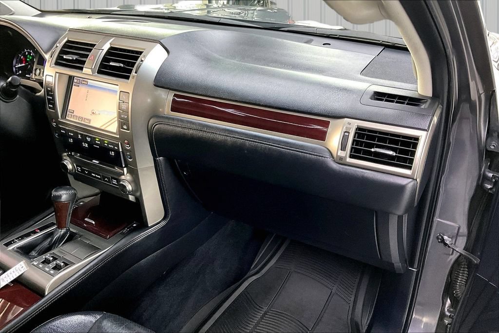 Used 2015 Lexus GX 460 w/ Premium Package AWD/4WD image 29