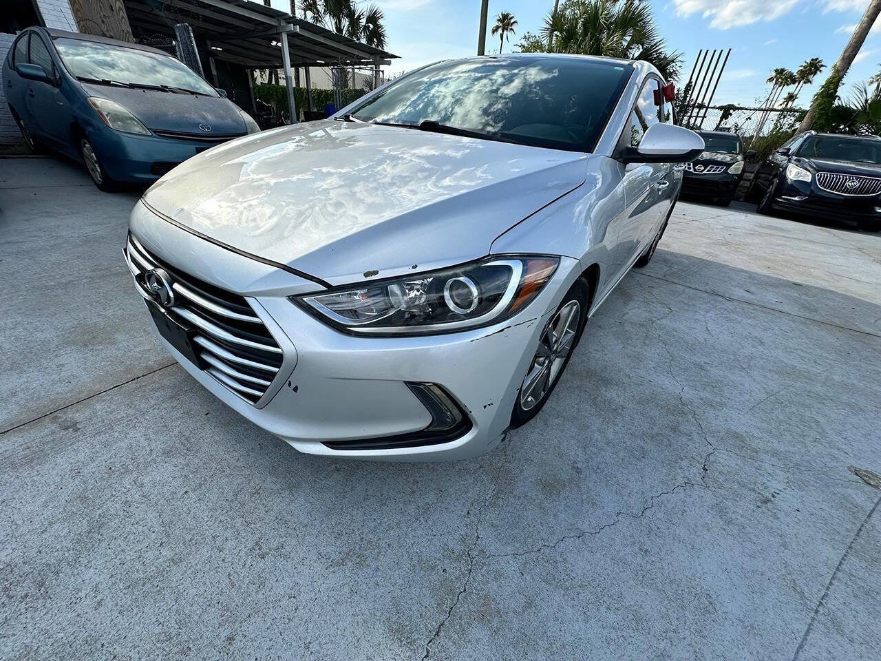 Used 2018 Hyundai Elantra Value Edition FWD image 2