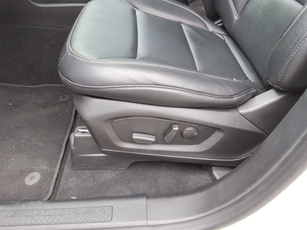 Used 2020 Ford Explorer XLT w/ Equipment Group 202A RWD image 24
