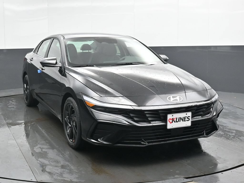 New 2026 Hyundai Elantra SEL Sport Premium FWD image 4