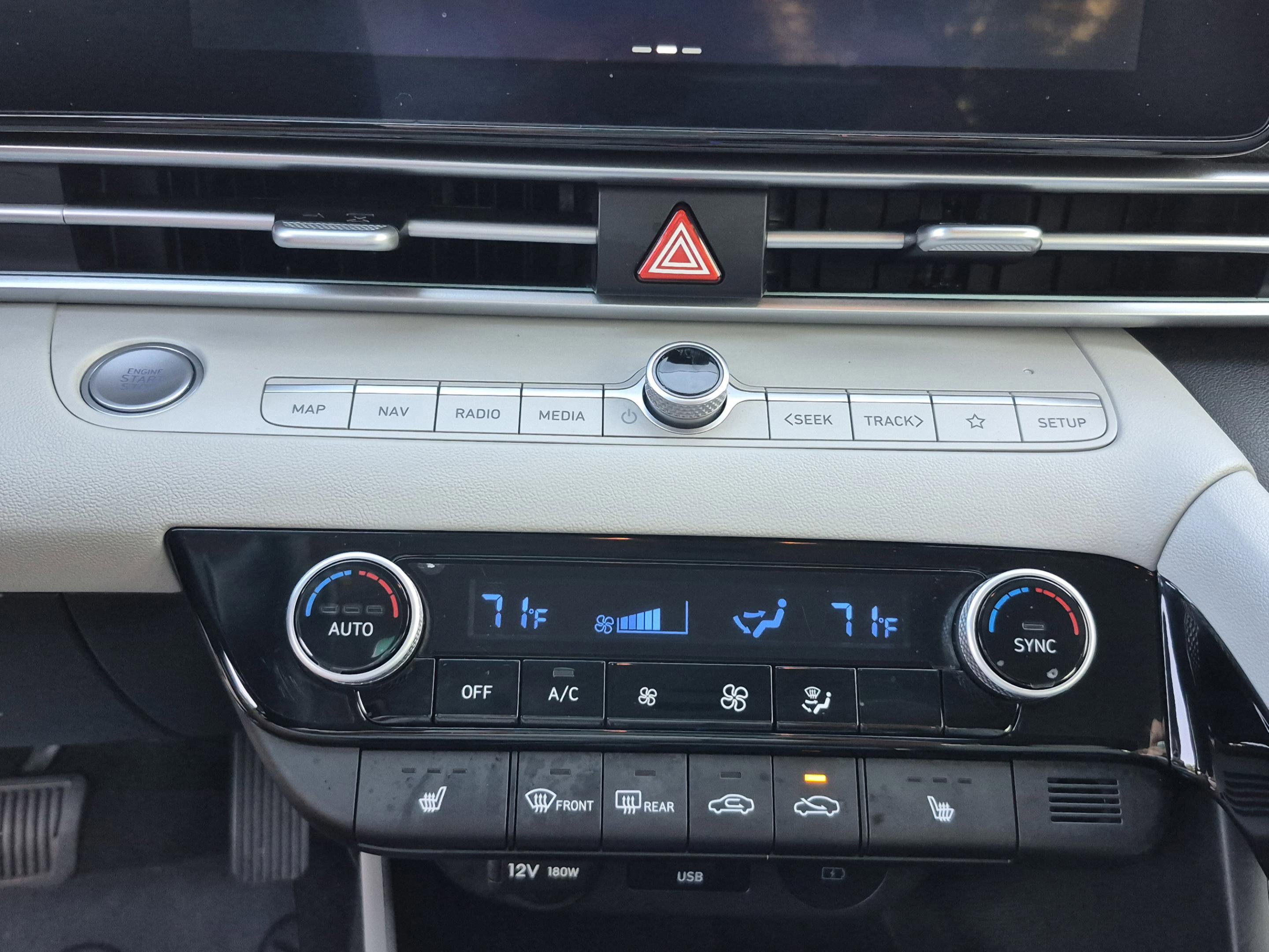 Used 2025 Hyundai Elantra Limited FWD image 27