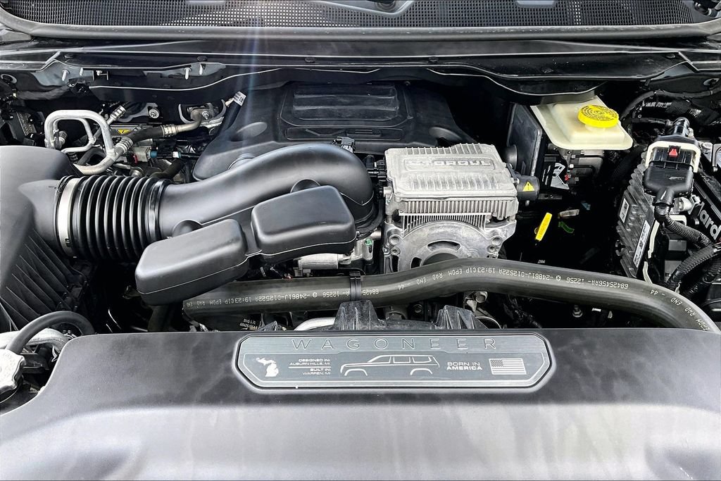 Used 2022 Jeep Wagoneer Series III RWD image 32