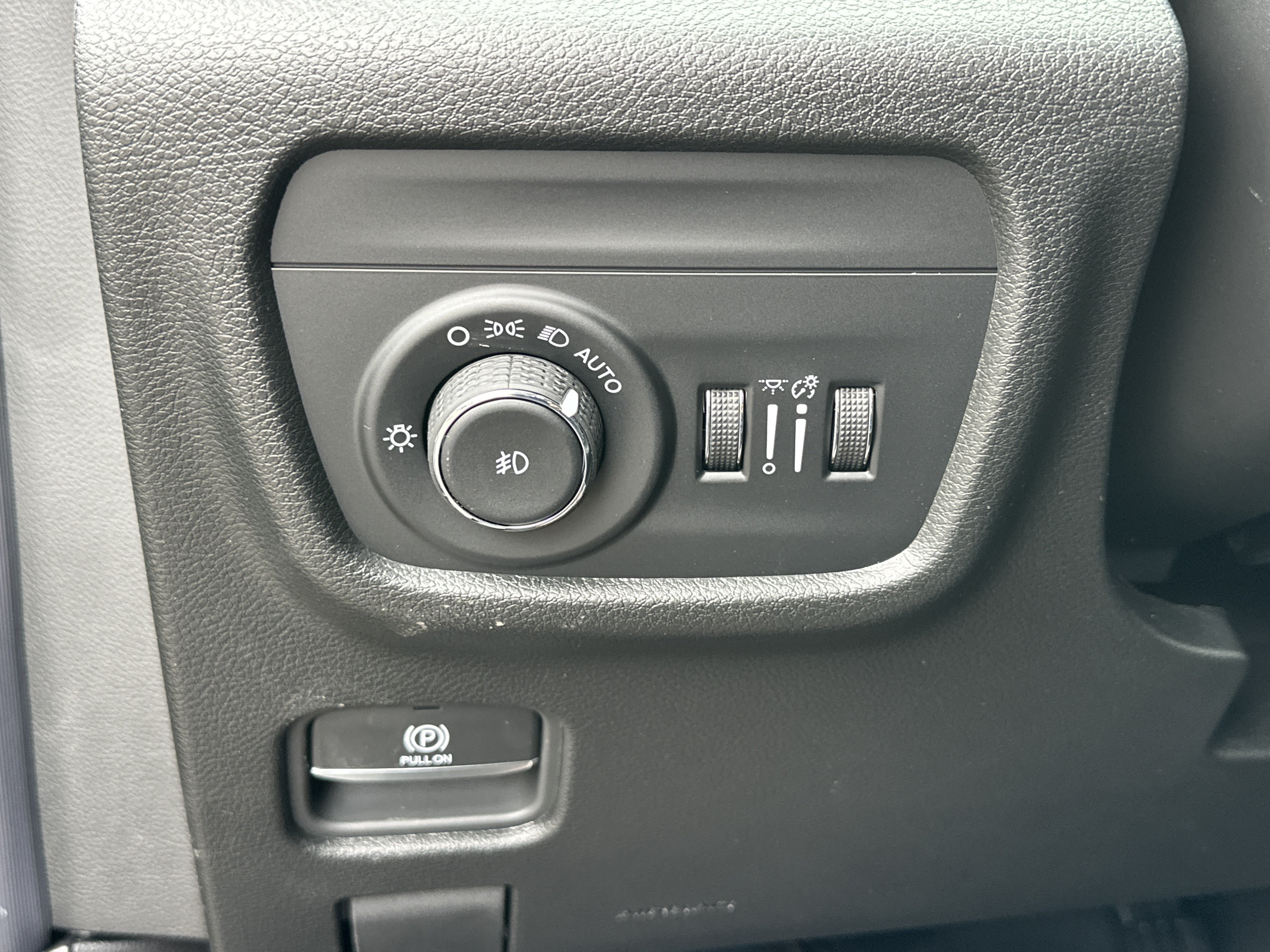 New 2026 Jeep Grand Cherokee L Limited w/ Limited Altitude Package AWD/4WD image 11
