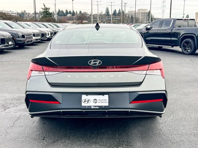 New 2025 Hyundai Elantra SEL FWD image 8