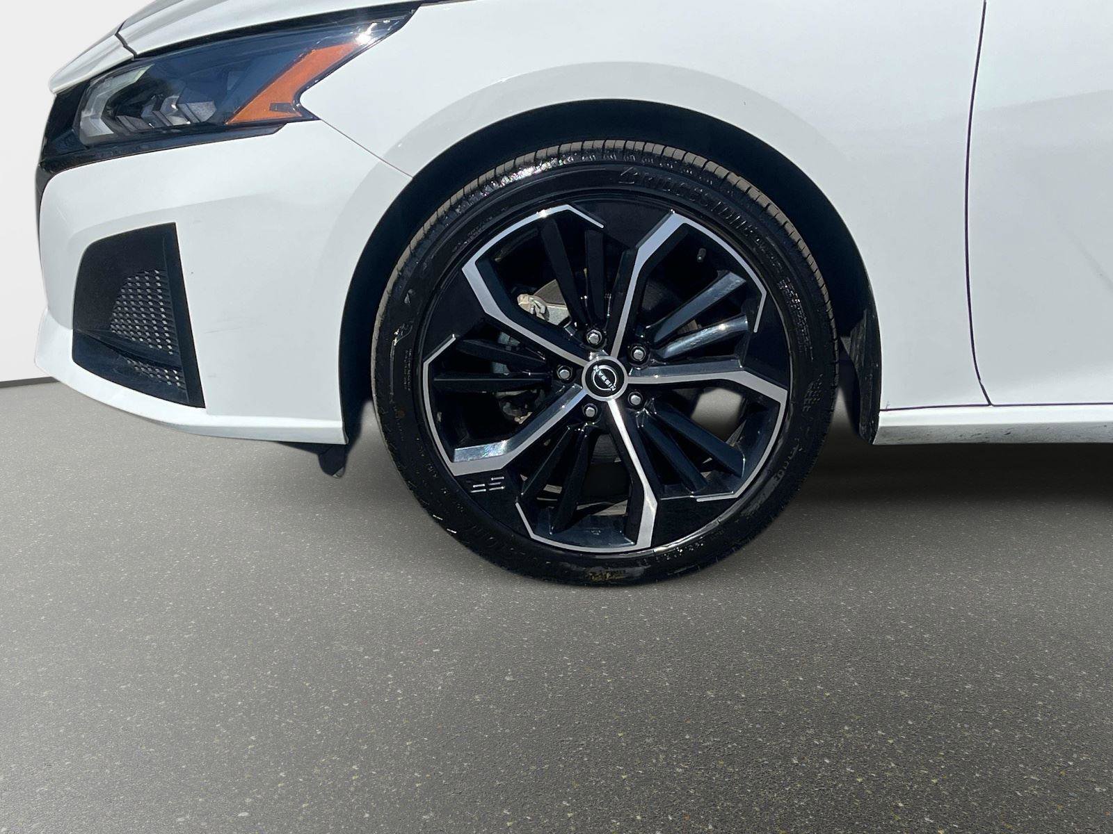 Certified 2025 Nissan Altima 2.5 SR image 9