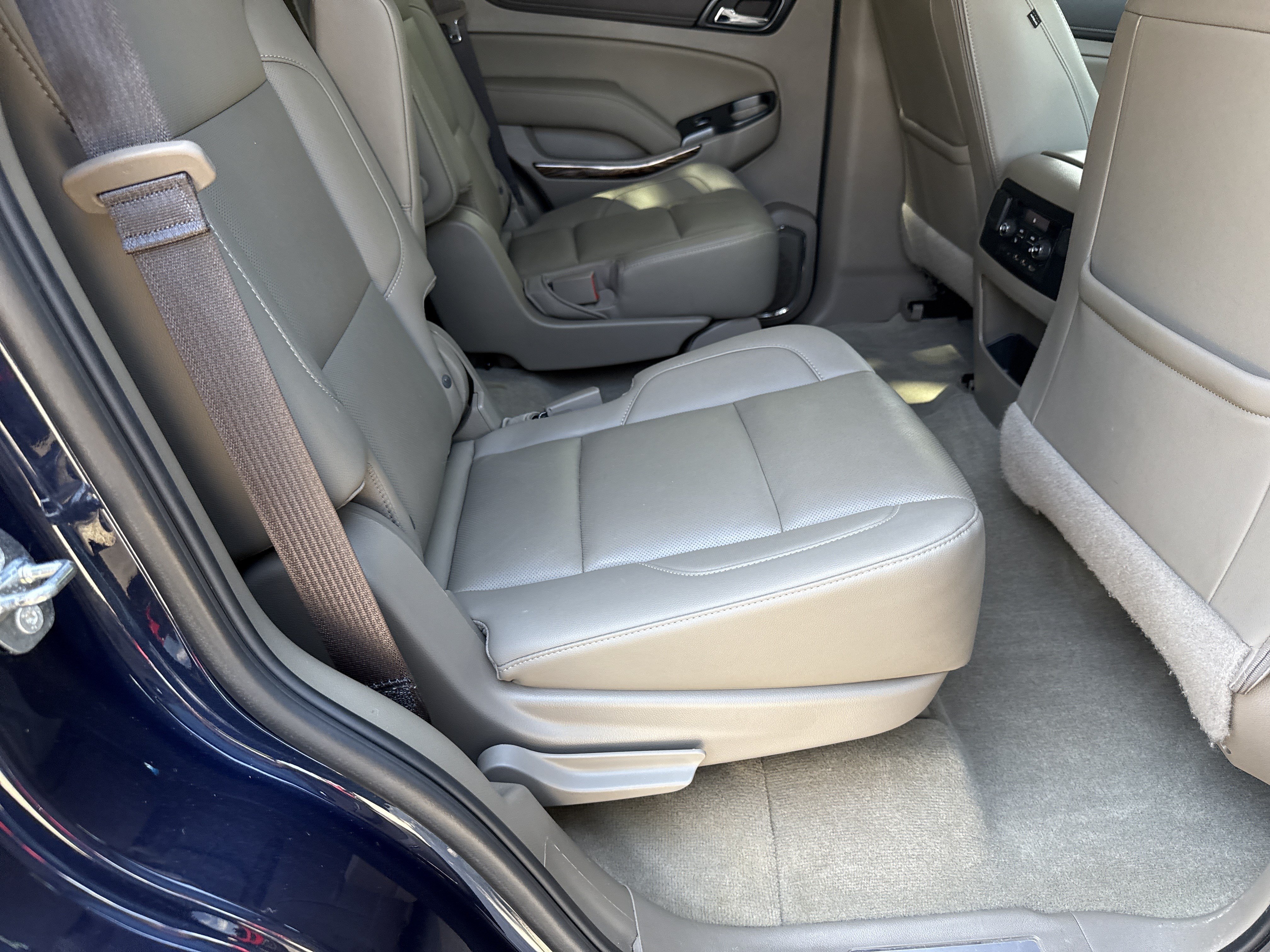 Used 2018 GMC Yukon SLT w/ Premium Edition RWD image 15