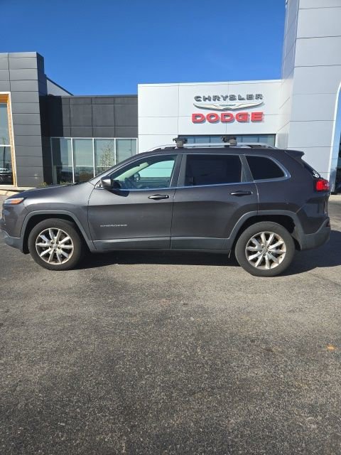 Used 2016 Jeep Cherokee Limited image 16