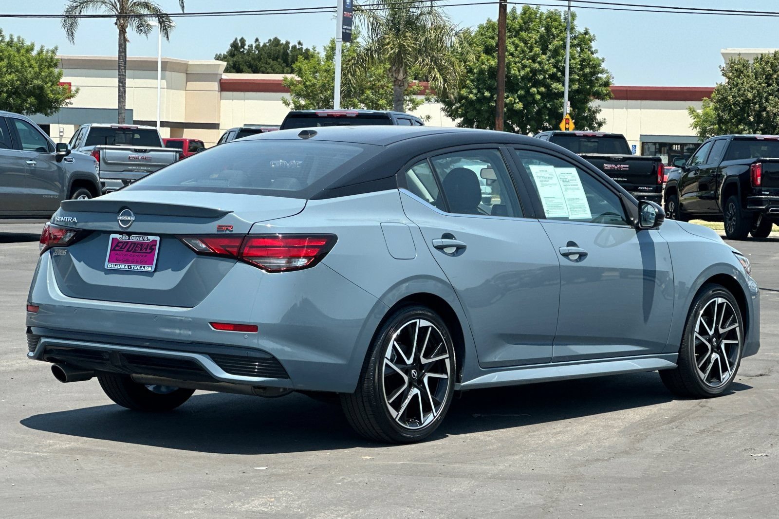 Used 2025 Nissan Sentra SR w/ Trunk Package FWD image 4