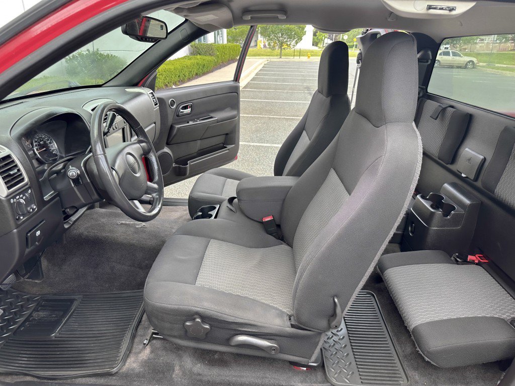 Used 2010 GMC Canyon SLE AWD/4WD image 16