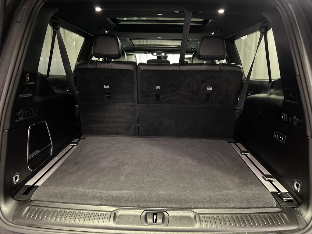 Used 2023 Jeep Wagoneer L Series III w/ Premium Group I AWD/4WD image 25
