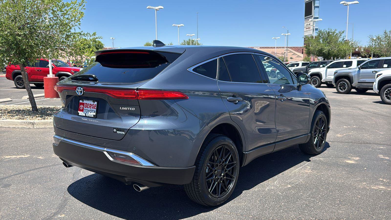Used 2024 Toyota Venza Limited AWD/4WD image 9