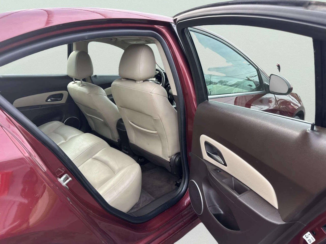 Used 2015 Chevrolet Cruze LTZ w/ Sun, Sound and Sport Package FWD image 19