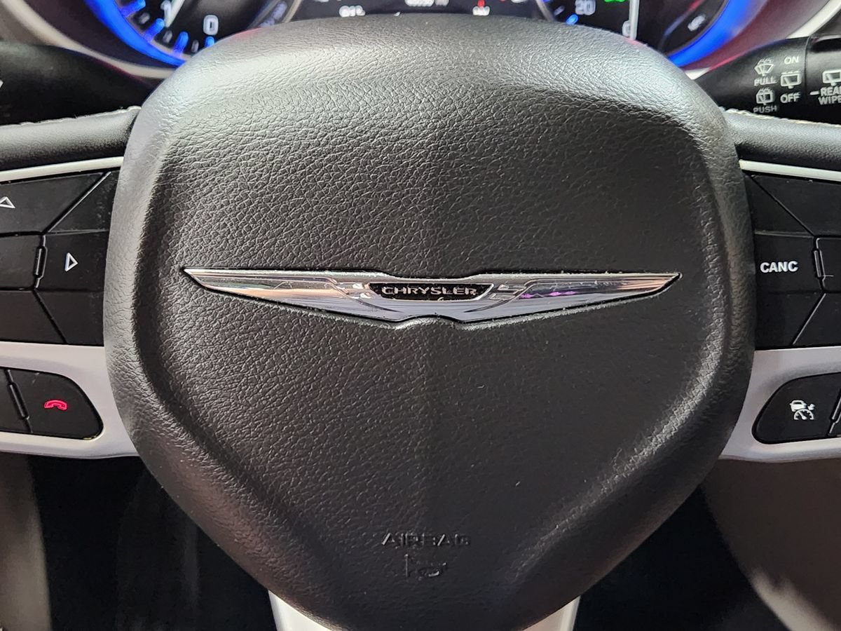 Used 2022 Chrysler Pacifica Touring-L w/ Uconnect Theater Family Group AWD/4WD image 50