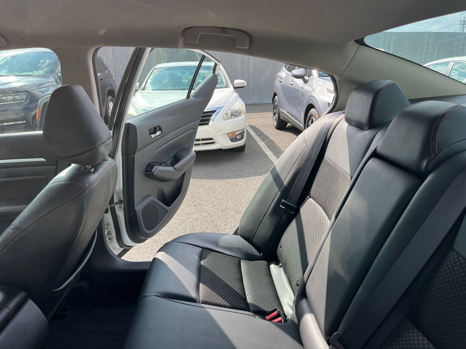 Used 2025 Nissan Altima 2.5 SR FWD image 39