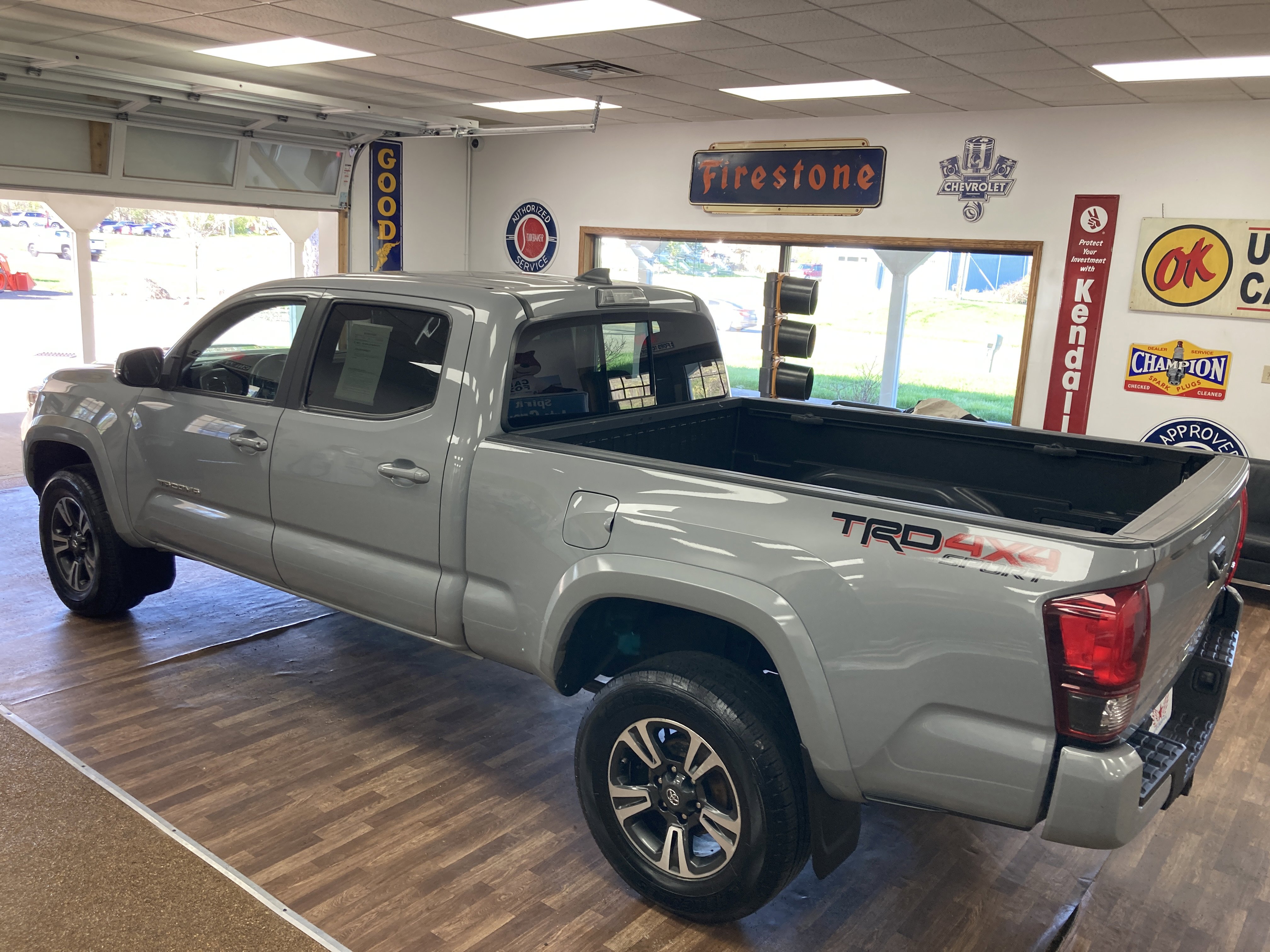Used 2019 Toyota Tacoma 4x4 Double Cab image 8