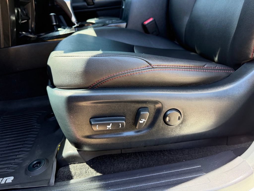 Used 2020 Toyota 4Runner TRD Off-Road Premium w/ Moonroof Package AWD/4WD image 13