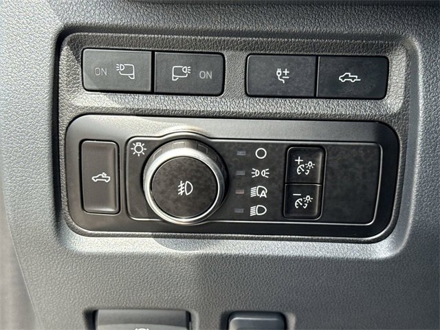 Certified 2023 Ford F450 Platinum w/ FX4 Off-Road Package image 34