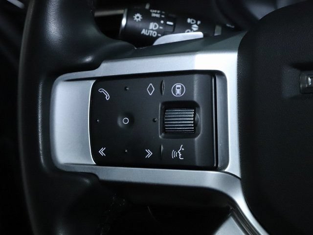 Used 2025 Land Rover Discovery Dynamic SE AWD/4WD image 23