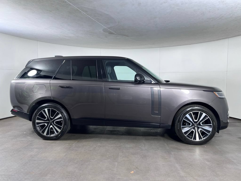 Used 2024 Land Rover Range Rover SE AWD/4WD image 9