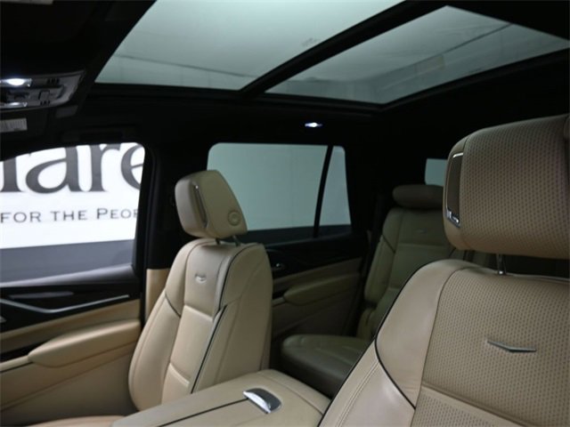Used 2023 Cadillac Escalade Premium Luxury image 17