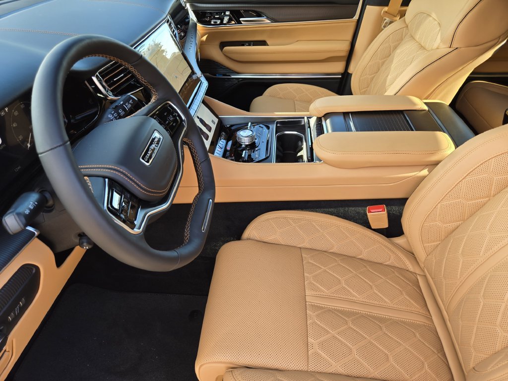 New 2026 Jeep Grand Wagoneer L Summit AWD/4WD image 8