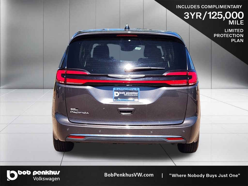 Used 2023 Chrysler Pacifica Touring-L FWD image 26