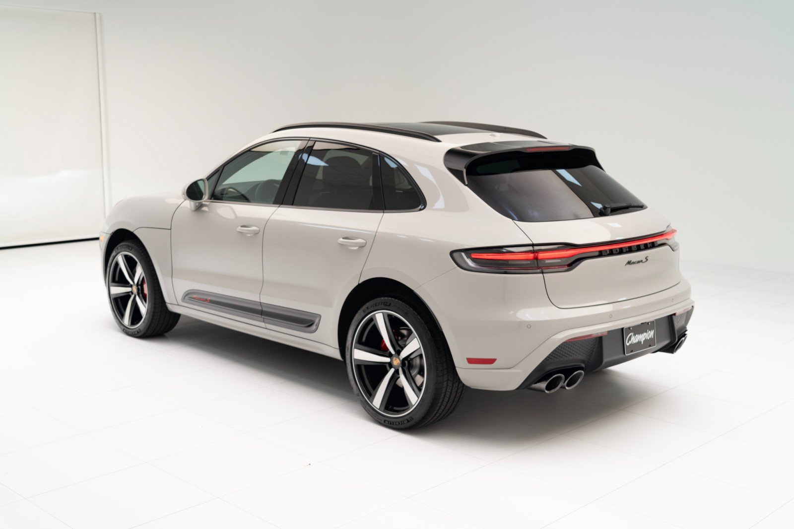 New 2026 Porsche Macan S image 3