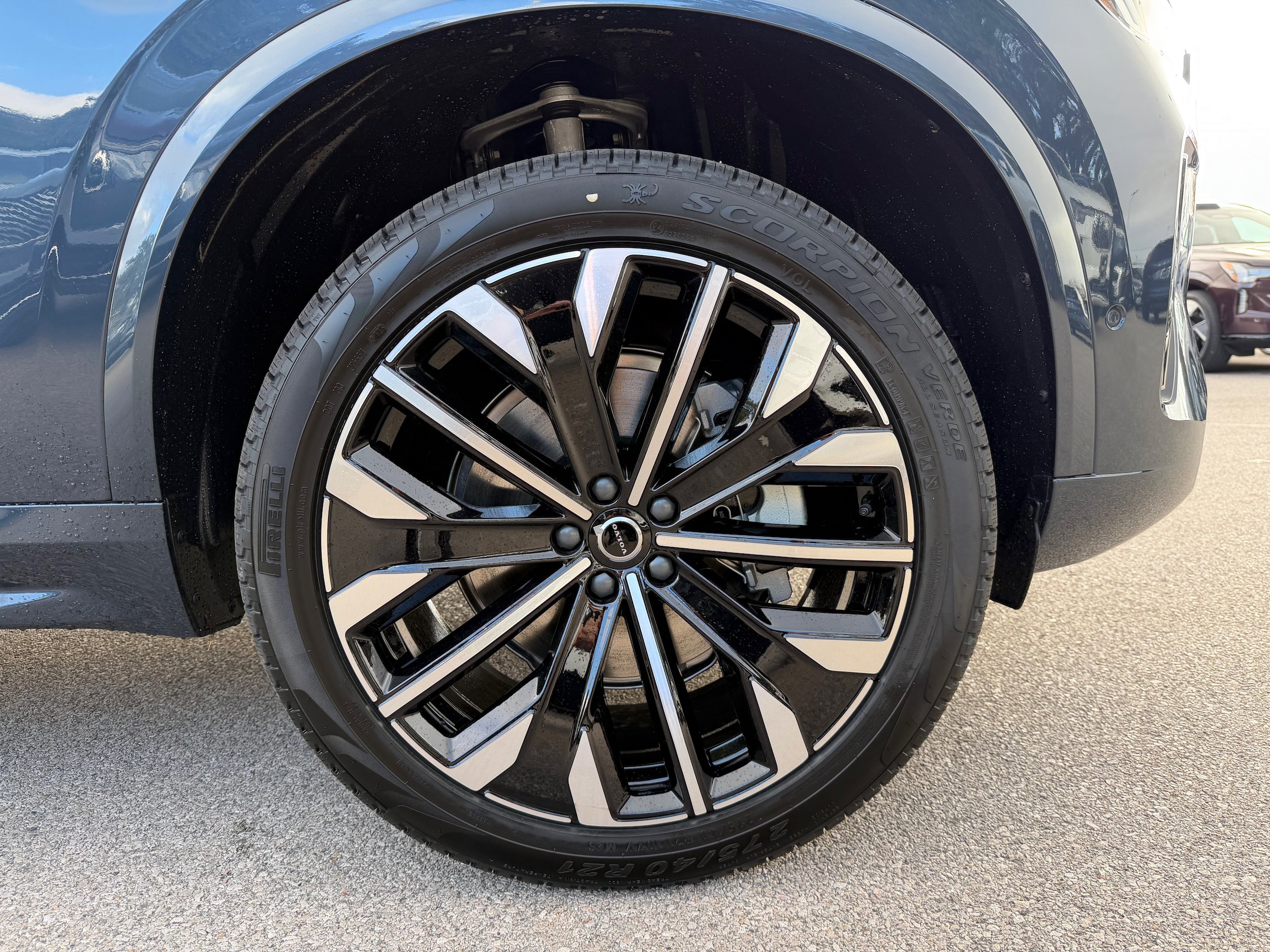 New 2026 Volvo XC90 B6 Ultra w/ Protection Package AWD/4WD image 7