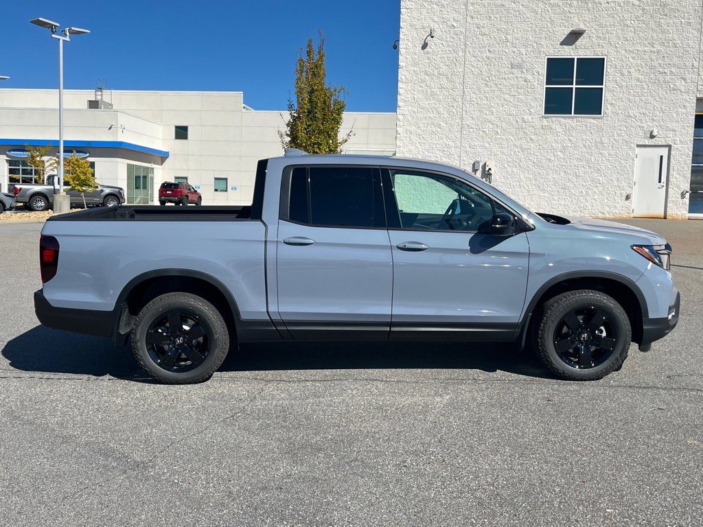 New 2026 Honda Ridgeline Black Edition image 2