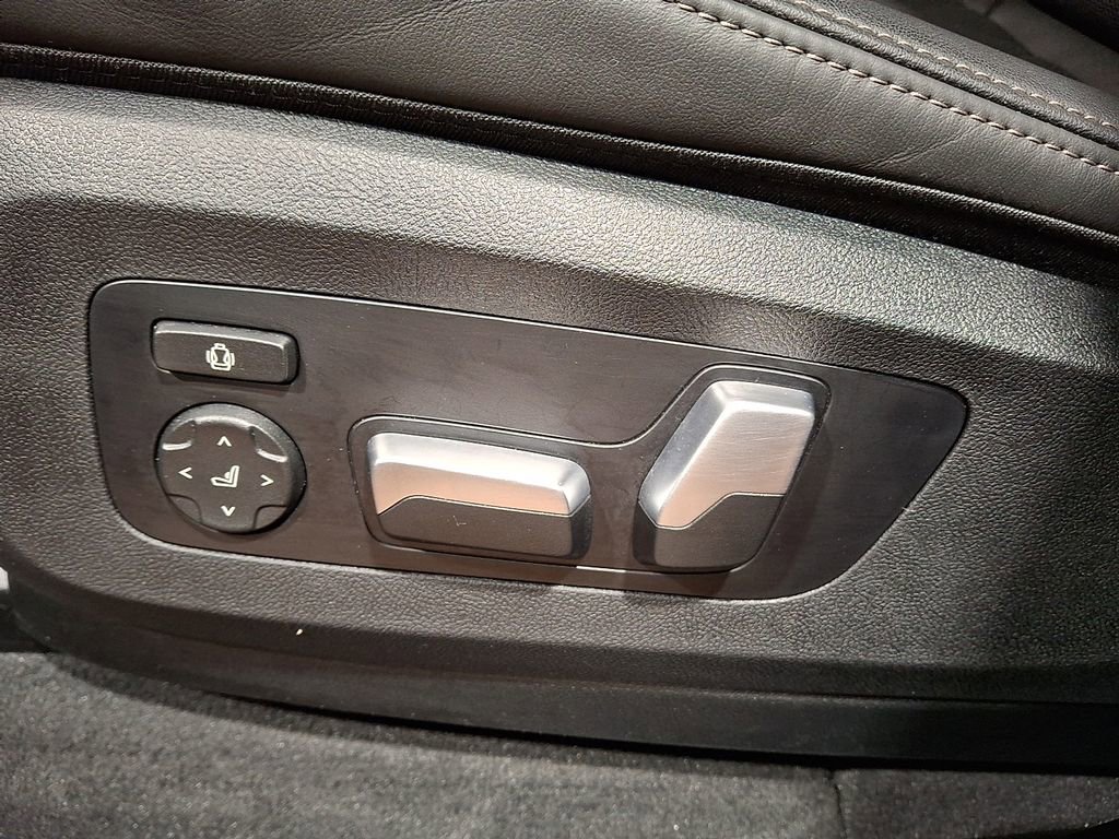 Certified 2025 BMW X5 xDrive40i w/ M Sport Package image 11