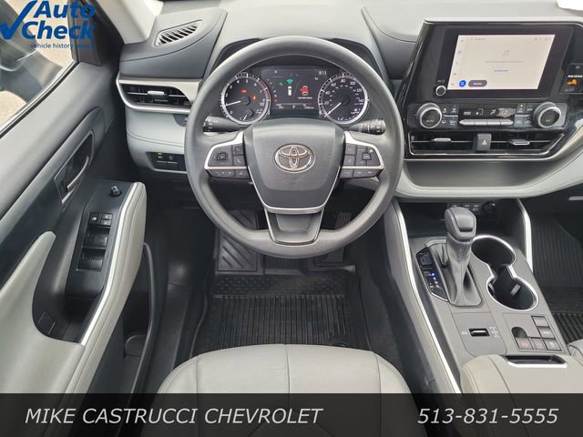 Used 2023 Toyota Highlander L image 11