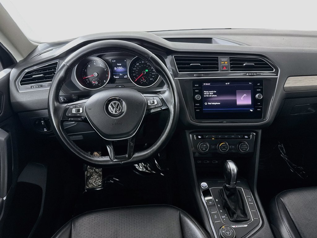 Used 2018 Volkswagen Tiguan SE AWD/4WD image 25