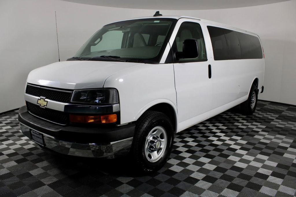 Used 2016 Chevrolet Express 3500 LT w/ LT Preferred Equipment Group image 4