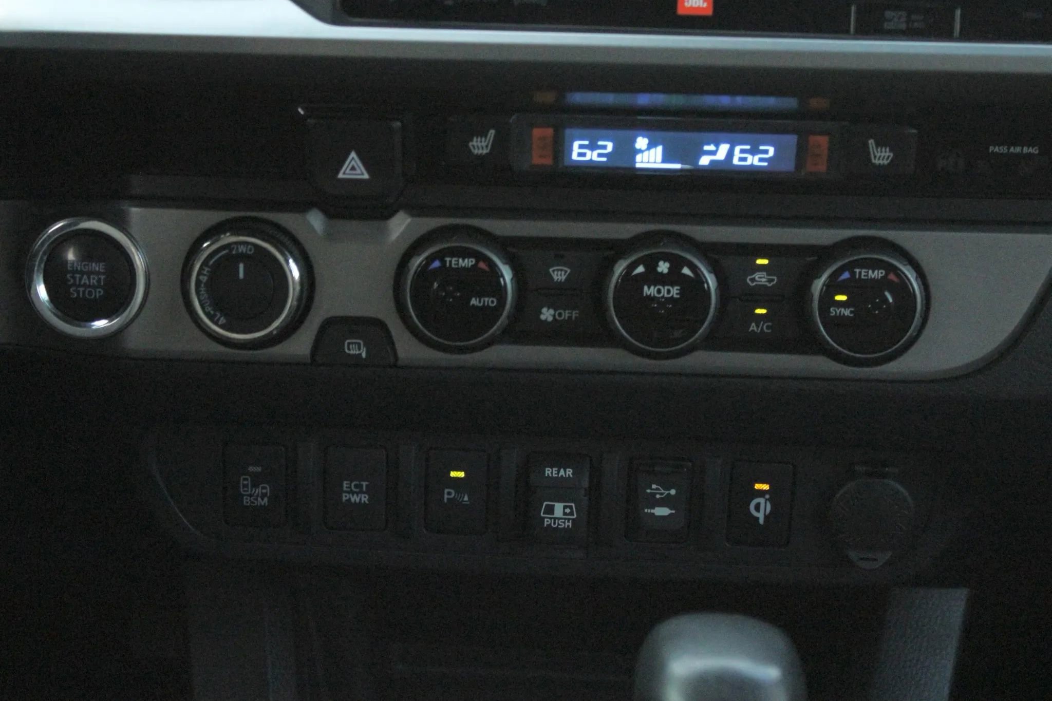 Used 2018 Toyota Tacoma Limited image 19