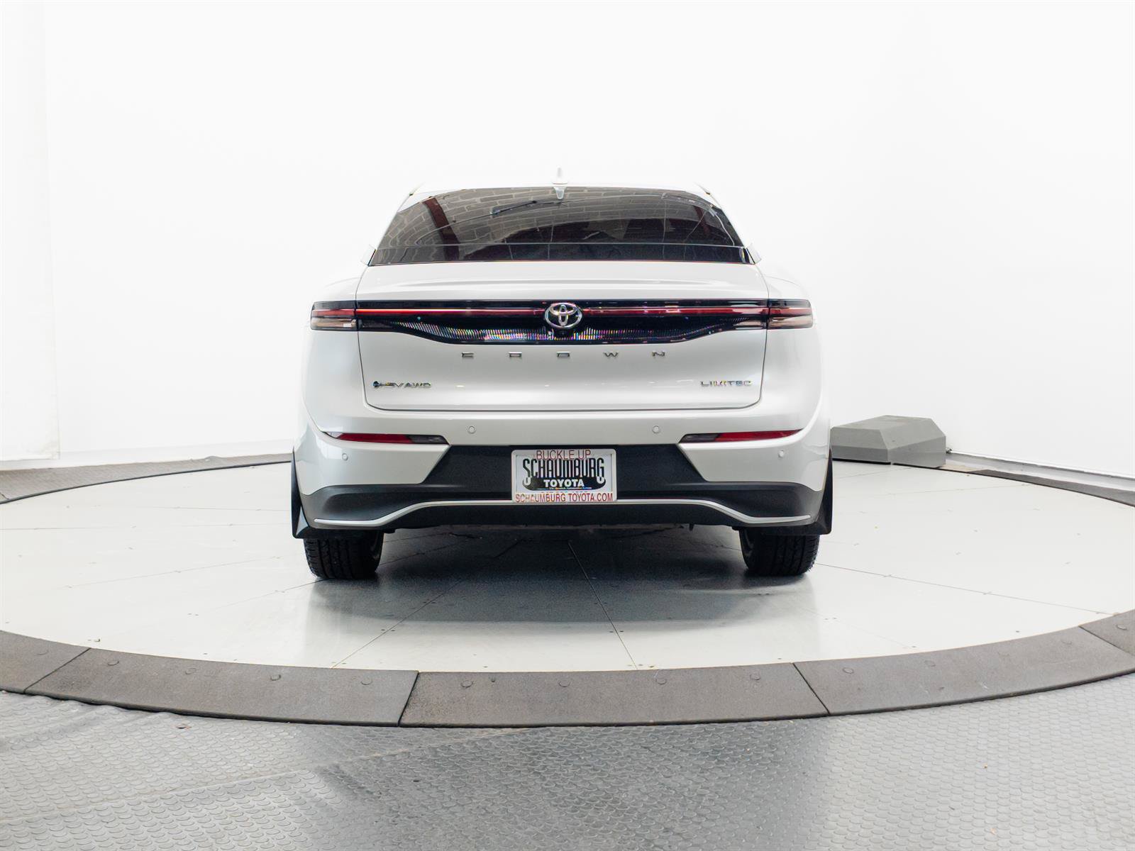 Certified 2025 Toyota Crown AWD/4WD image 10