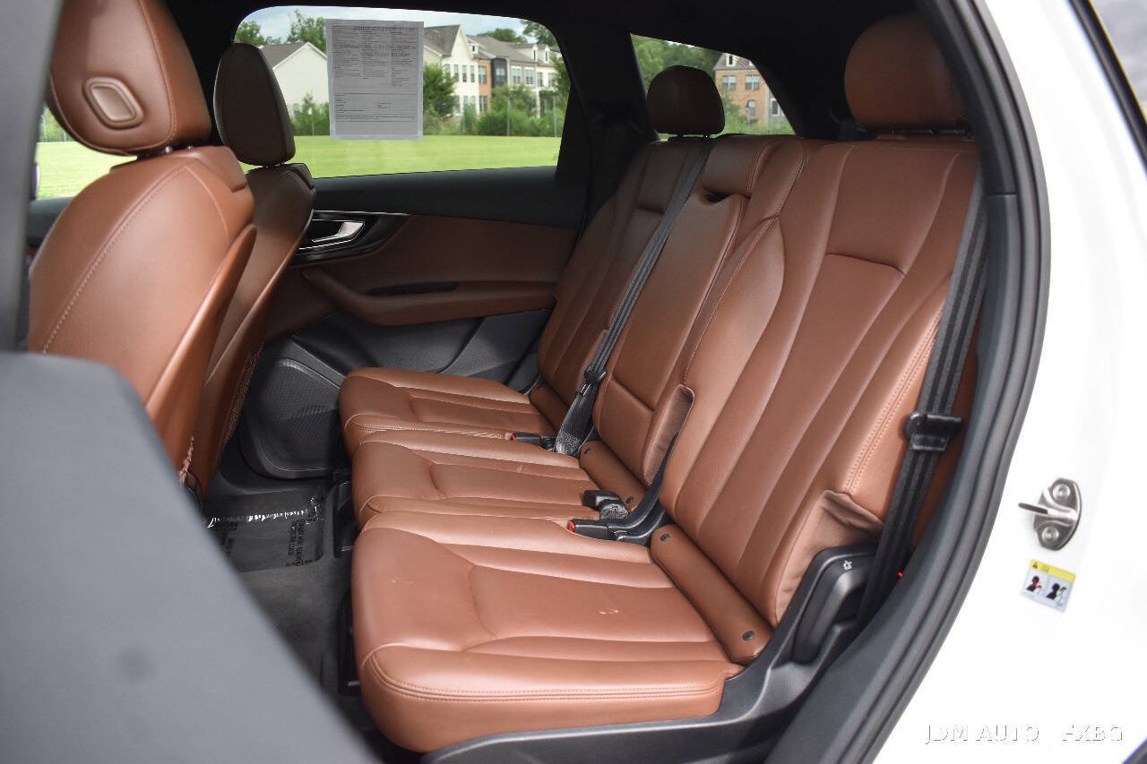 Used 2019 Audi Q7 3.0T Premium w/ Convenience Package AWD/4WD image 14