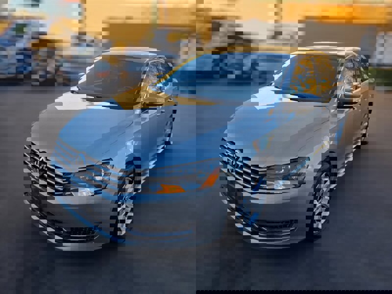 Used 2013 Volkswagen Passat 2.5 SE image 1