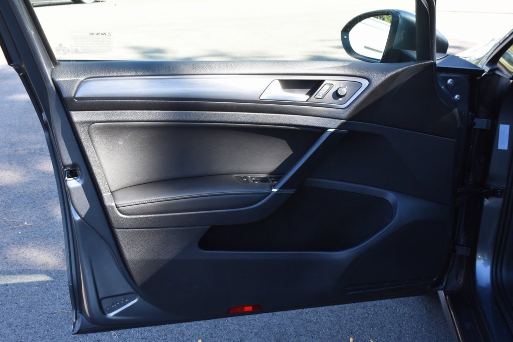 Used 2021 Volkswagen Golf 4-Door image 13